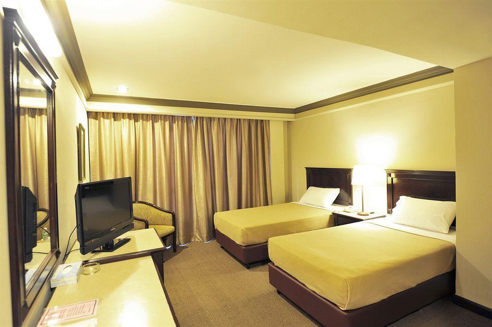 Hotel Mimosa Malacca Екстериор снимка