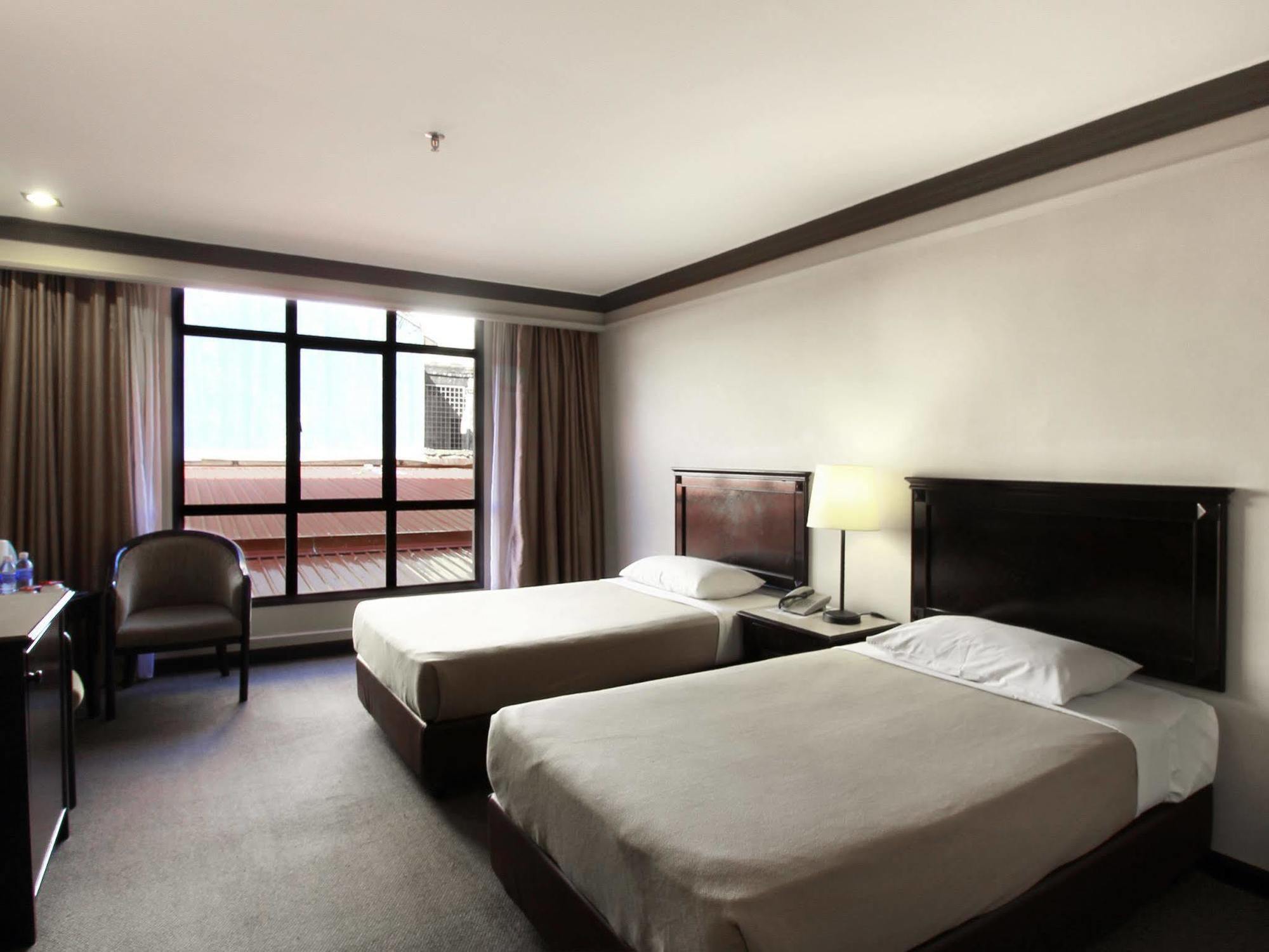 Hotel Mimosa Malacca Екстериор снимка