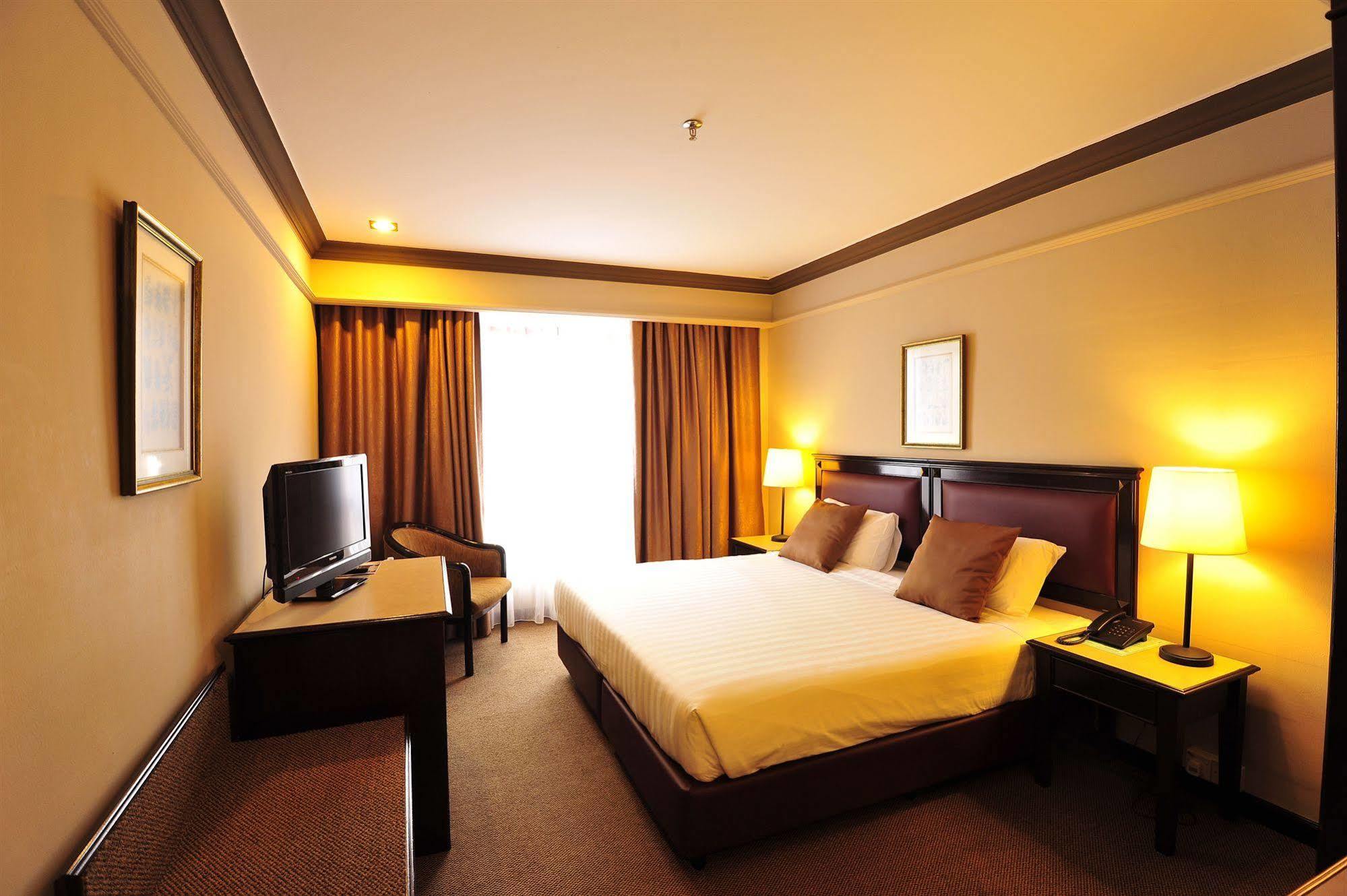 Hotel Mimosa Malacca Екстериор снимка