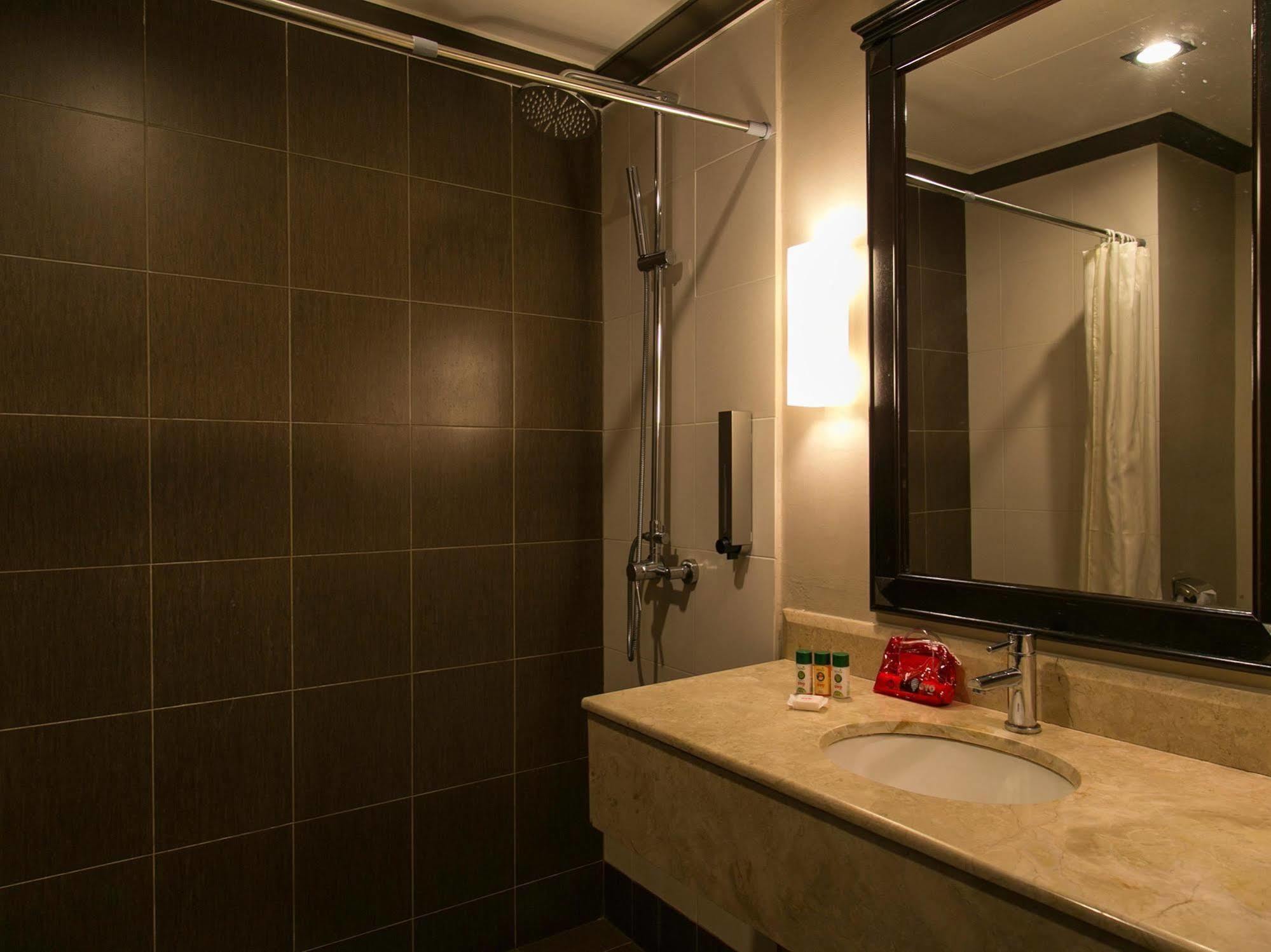 Hotel Mimosa Malacca Екстериор снимка