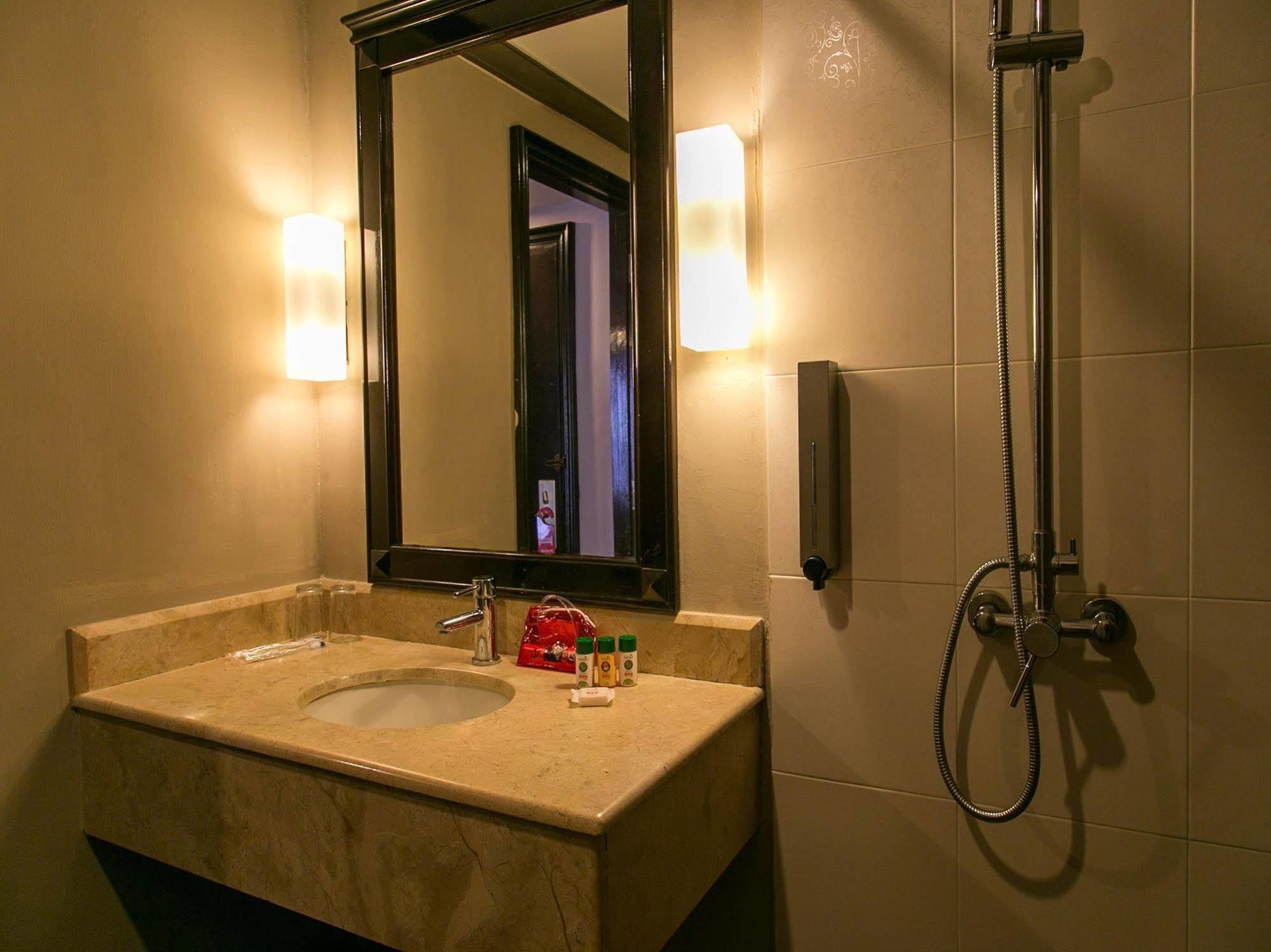 Hotel Mimosa Malacca Екстериор снимка