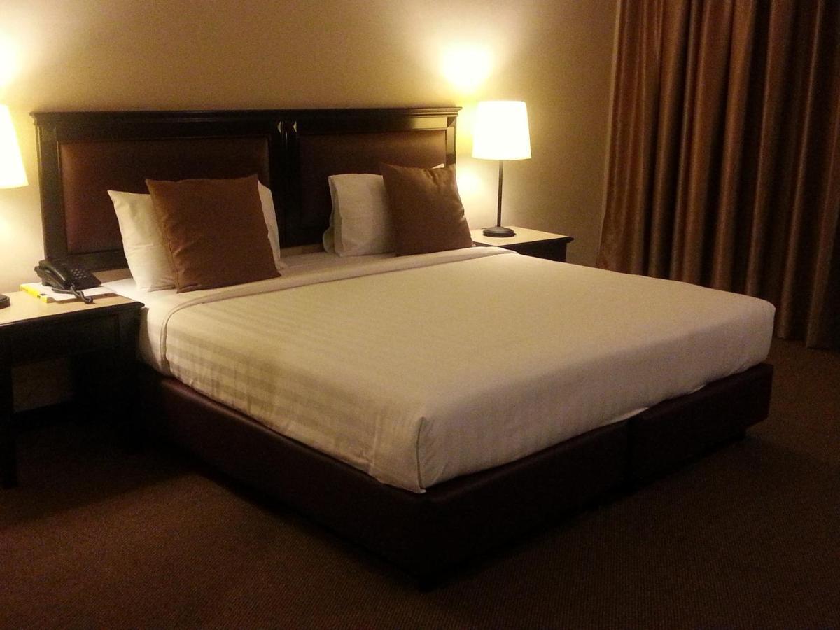 Hotel Mimosa Malacca Екстериор снимка