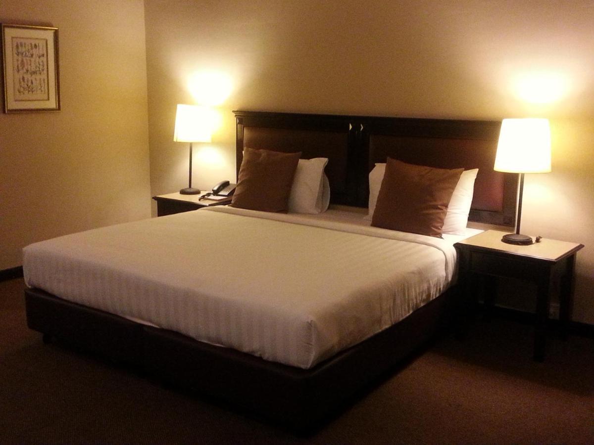 Hotel Mimosa Malacca Екстериор снимка